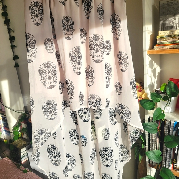 H&M Cream Skull Hi-Low Skirt -Size 6 - Picture 3 of 3